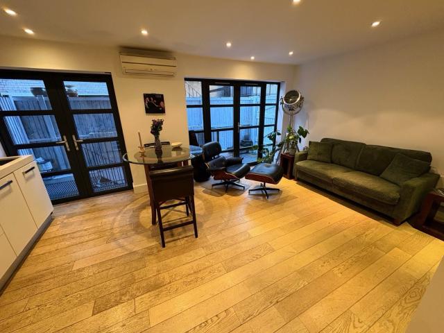 apartment to rent in Hatton Place, Farringdon, London, EC1N