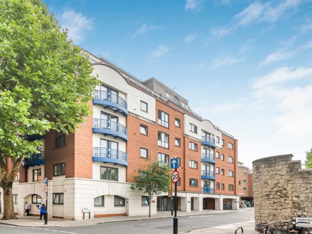 apartment to rent in Hayes Place, London, NW1