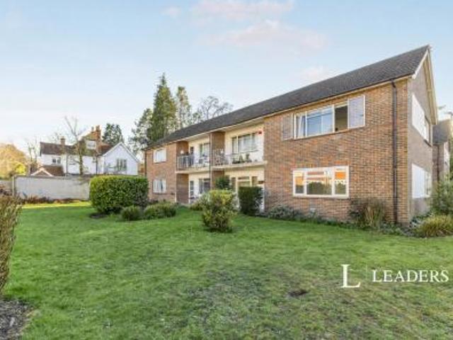 Apartment to rent in Heath Road, Weybridge, KT13 | Leaders
