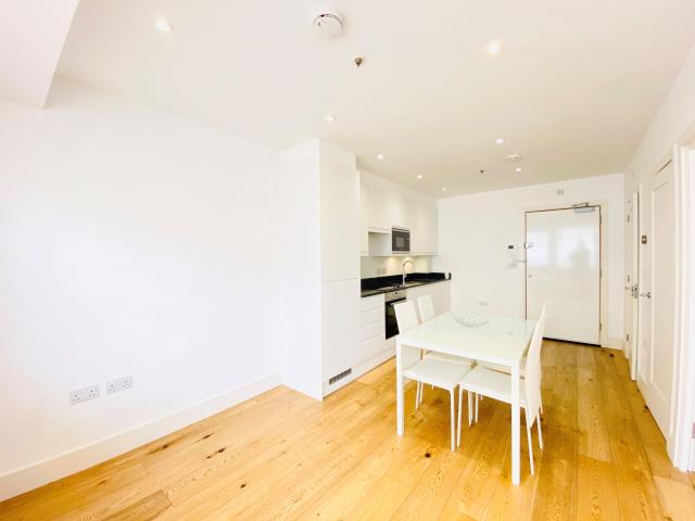 Apartment to rent in High Street, Croydon, CR0 | Leaders
