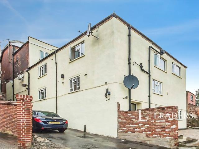 Apartment to rent in High Street, Lowestoft, Suffolk, NR32 | Leaders
