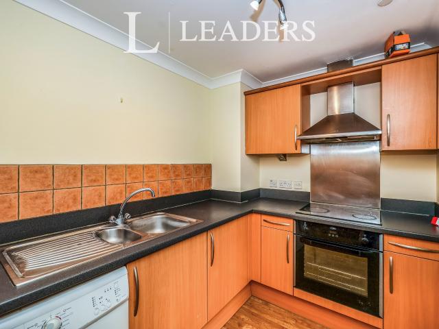 Apartment to rent in High Street, Portsmouth, PO6 | Leaders