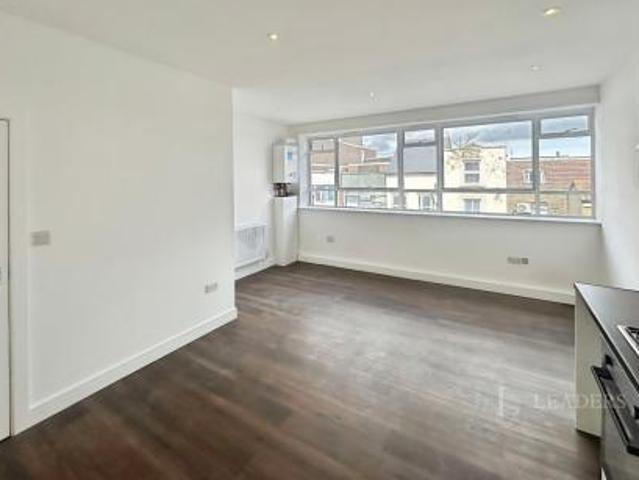 Apartment to rent in High Street, Sittingbourne, Kent, ME10 | Leaders