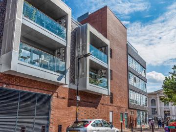 apartment to rent in Highshore Road, London, SE15