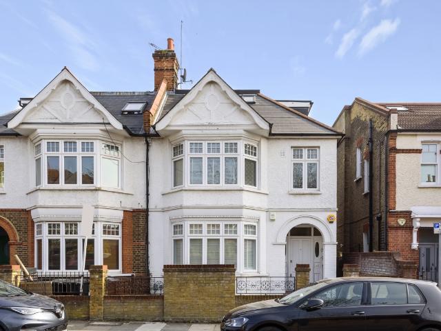 apartment to rent in Home Park Road, Wimbledon, London, SW19