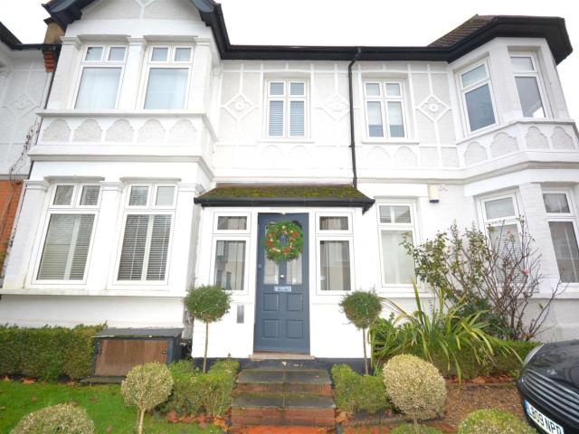 apartment to rent in Home Park Road, London, SW19