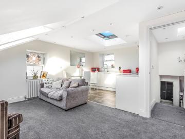 apartment to rent in Holdernesse Road, Balham, London, SW17
