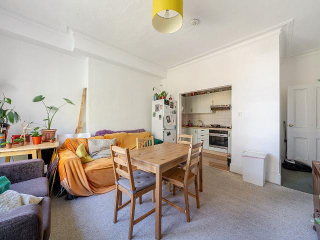 apartment to rent in Holland Road, London, W14