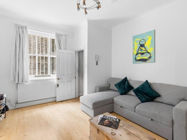 apartment to rent in Holland Road, London, W14