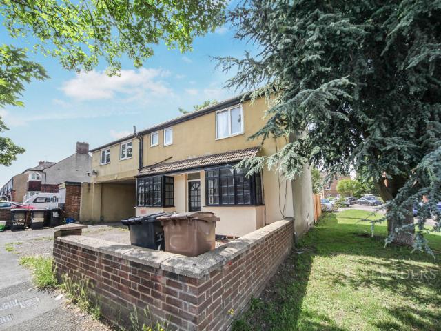 Apartment to rent in Icknield Road, Luton, Bedfordshire, LU3 | Leaders