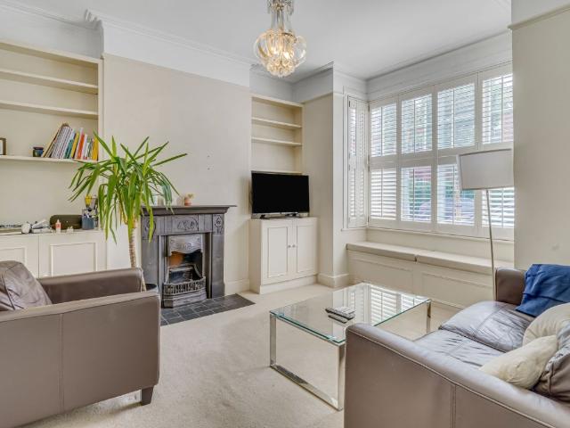 apartment to rent in Isis Street, London, SW18