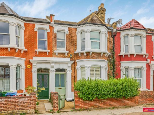 apartment to rent in Ivydale Road, Peckham, London, SE15