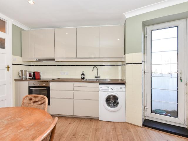 apartment to rent in Kennington Road, Kennington, London, SE11