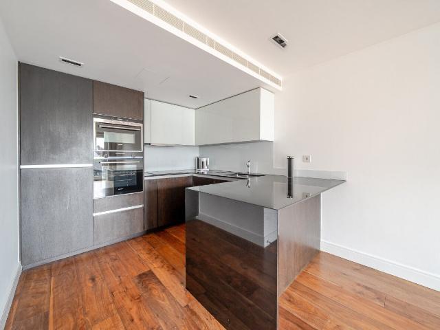 apartment to rent in Kew Bridge Road, Brentford, London, TW8