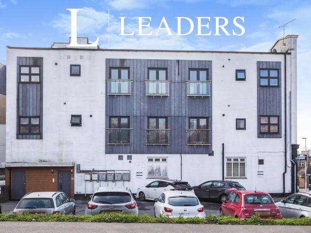Apartment to rent in King Street, East Grinstead, West Sussex, RH19 | Leaders