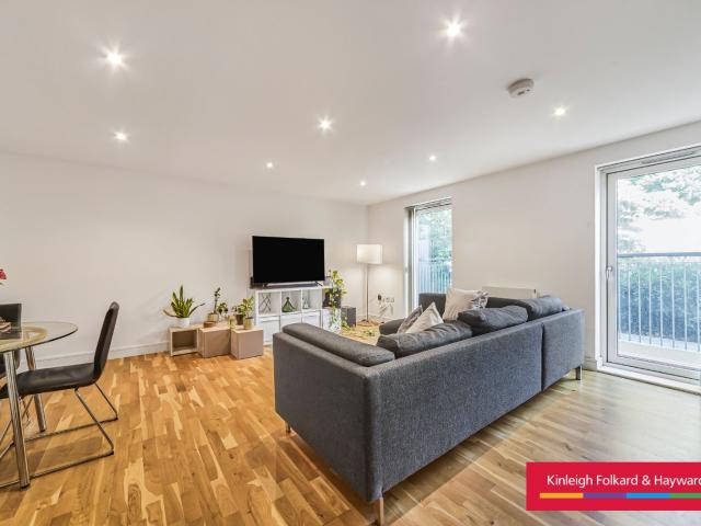apartment to rent in Kings Avenue, London, SW4