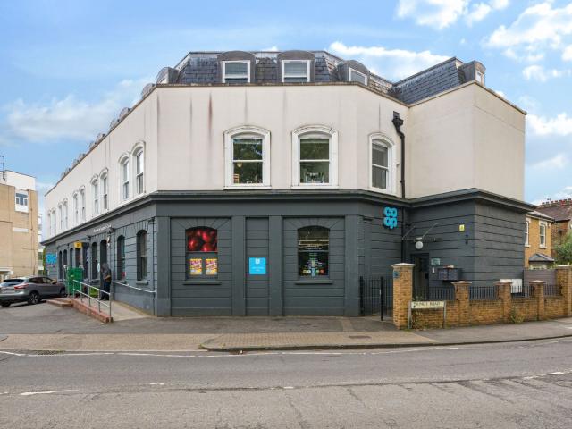 apartment to rent in Kings Road, Kingston upon Thames, KT2