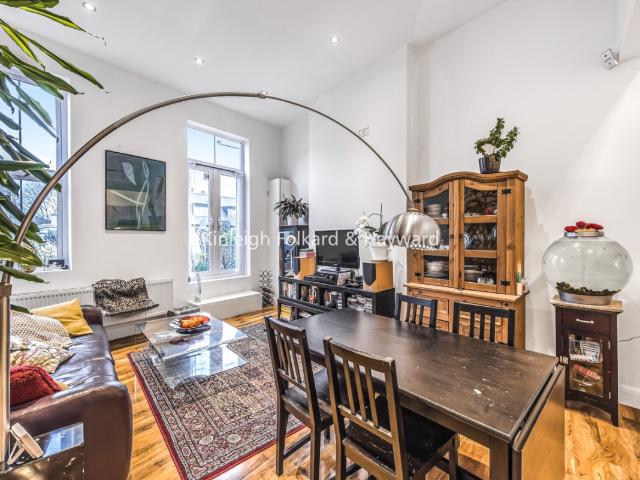 apartment to rent in Kilburn High Road, London, NW6