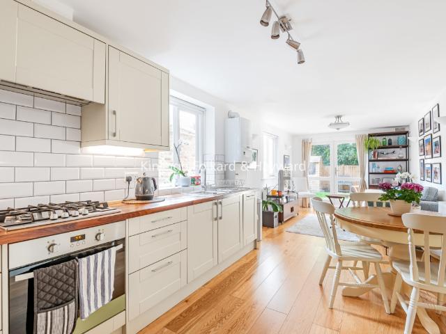 apartment to rent in Lancaster Road, London, N4