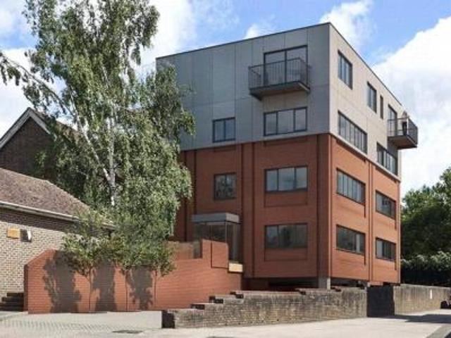 Apartment to rent in London Road, East Grinstead, West Sussex, RH19 | Leaders