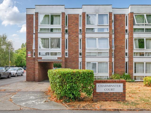 apartment to rent in Lovelace Gardens, Surbiton, KT6