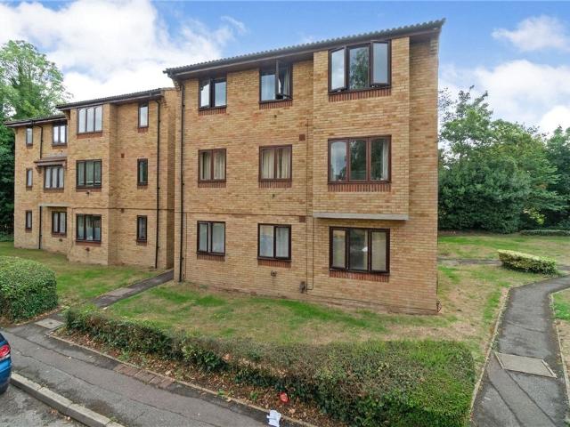 Apartment to rent in Ludford Close, Croydon, CR0 | Leaders