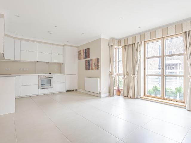 apartment to rent in Manbre Road, Hammersmith, London, W6