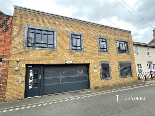 Apartment to rent in Manor Road, Colchester, Essex, CO3 | Leaders