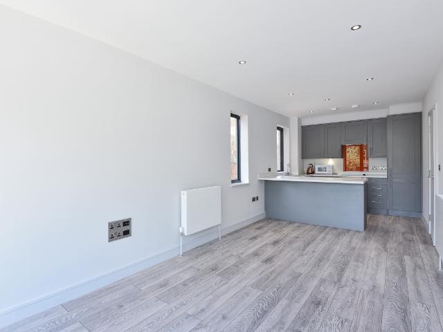 apartment to rent in Maple Road, Penge, London, SE20