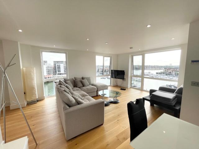 Apartment to rent in Maritime Walk, Southampton, SO14 | Leaders
