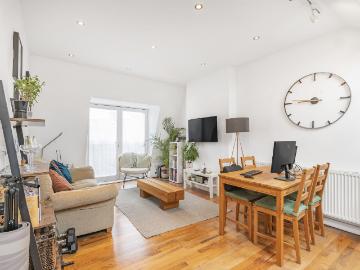 apartment to rent in Marius Road, Balham, London, SW17