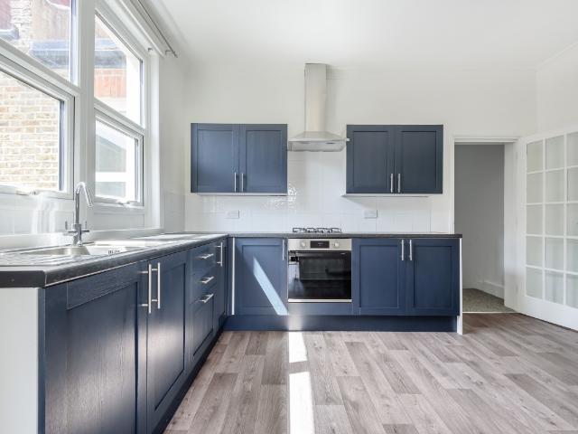 apartment to rent in Marlow Road, London, SE20