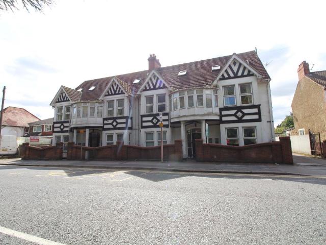 Apartment to rent in Marsh Road, Luton, Bedfordshire, LU3 | Leaders