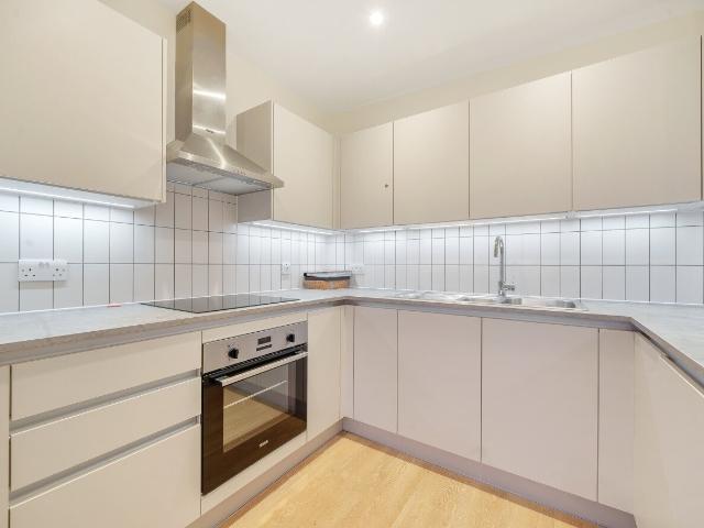 apartment to rent in Mast Street, Barking, IG11