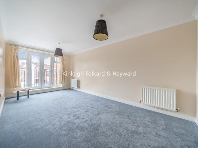 apartment to rent in Masons Hill, Bromley, Kent, BR2