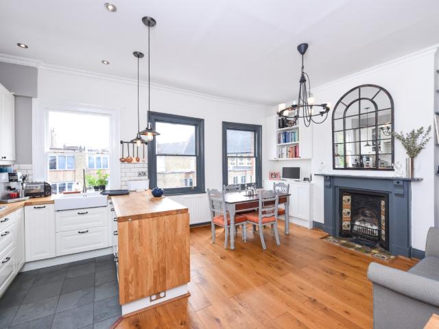 apartment to rent in Mazenod Avenue, London, NW6