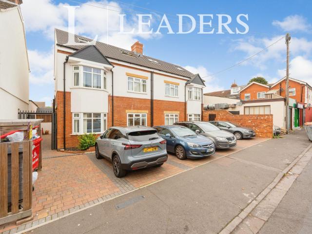 Apartment to rent in Medina Road, Luton, Bedfordshire, LU4 | Leaders