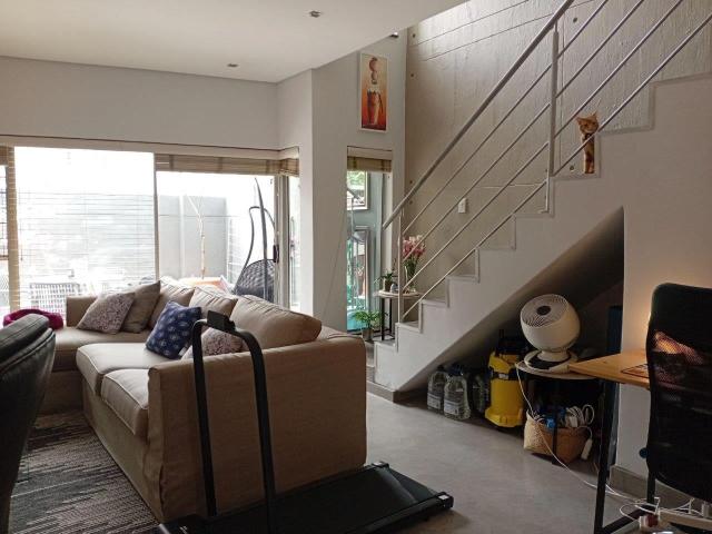 Apartment To Rent in Melrose North, Johannesburg
