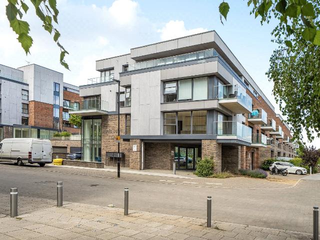 Apartment to rent in Merlin Drive, Fletton Quays, Peterborough, Cambridgeshire, PE2 | Leaders