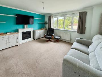Apartment to rent in Mosbach Place, Lymington, Hampshire, SO41 | Leaders