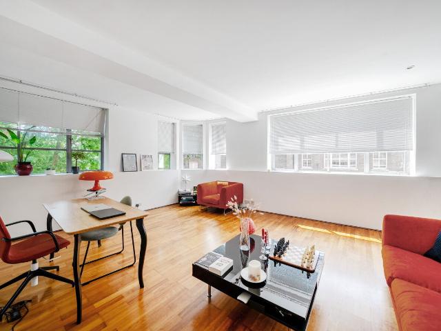 apartment to rent in New North Street, London, WC1N