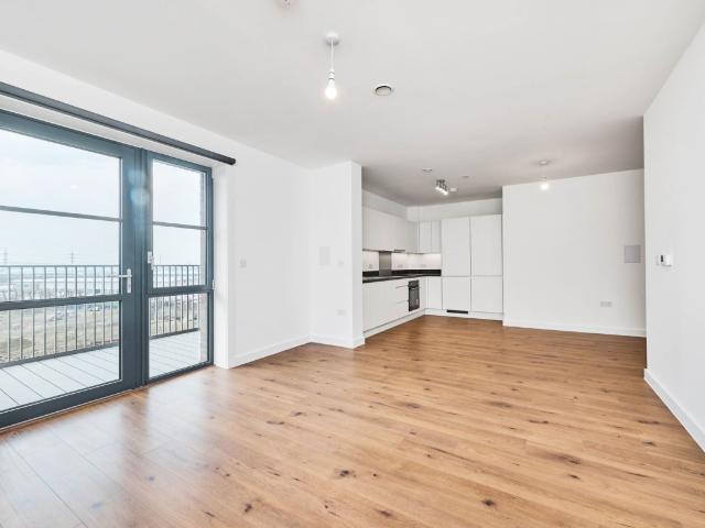 apartment to rent in New Road, Dagenham, RM9