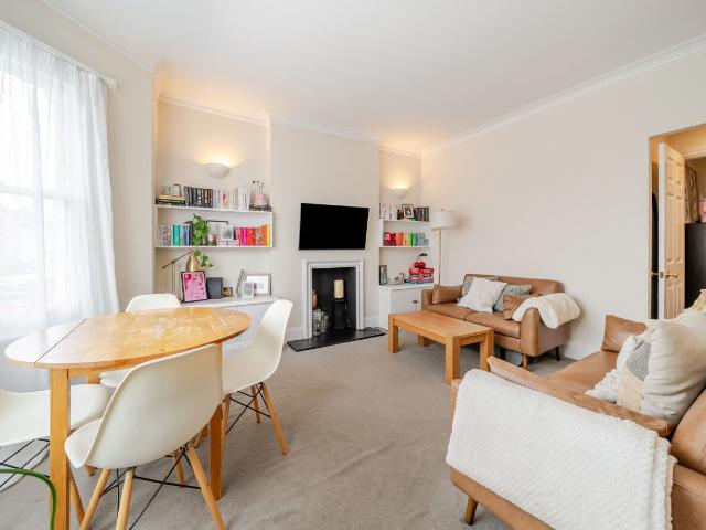 apartment to rent in Northcote Road, Battersea, London, SW11