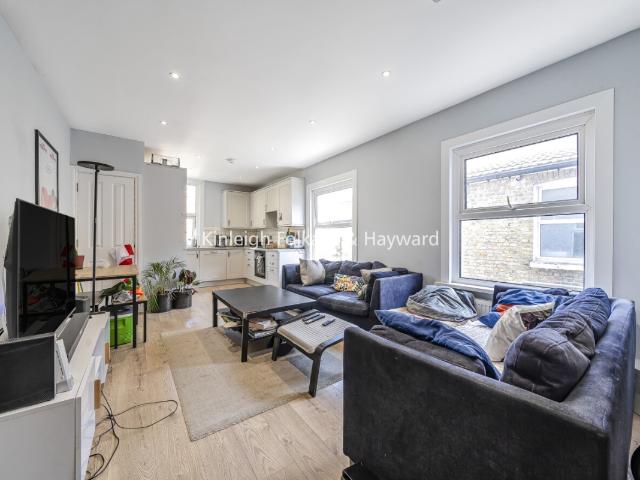 apartment to rent in Nutwell Street, Tooting, London, SW17