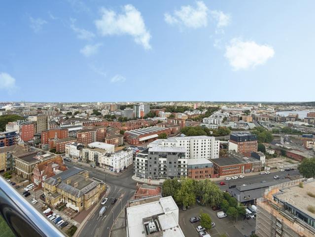 Apartment to rent in Ocean Way, Southampton, Hampshire, SO14 | Leaders