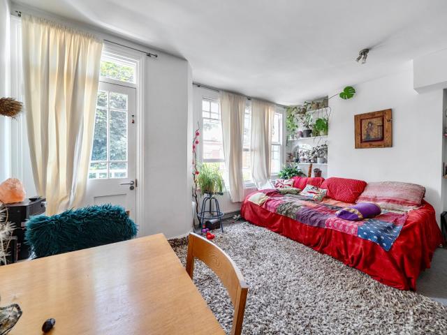 apartment to rent in Oakley Gardens, Crouch End, London, N8