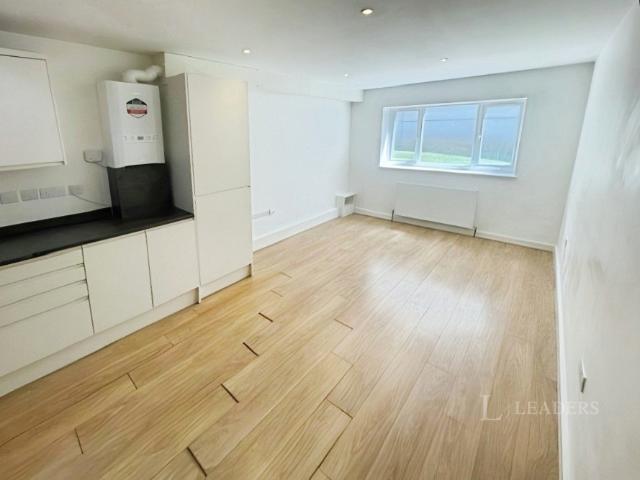 Apartment to rent in Old Bedford Road, Luton, Bedfordshire, LU2 | Leaders