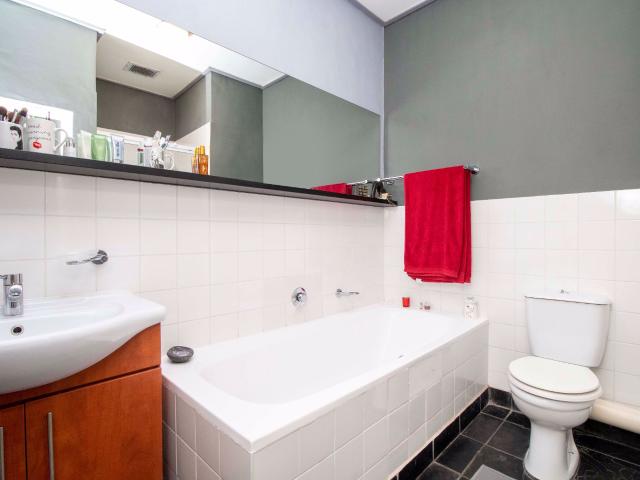 Apartment to rent in Onder Papegaaiberg