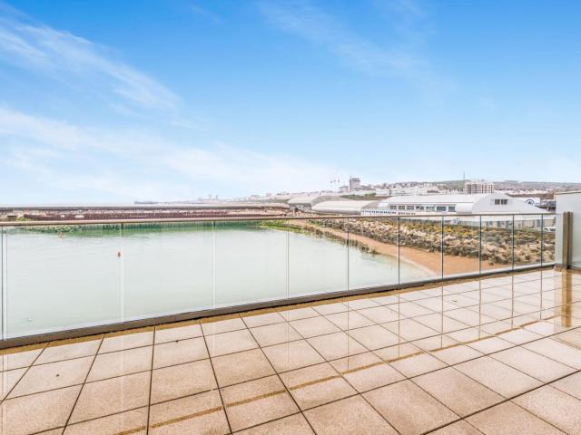 Apartment to rent in Orion 9 The Boardwalk, Brighton Marina, Brighton, BN2 | Leaders