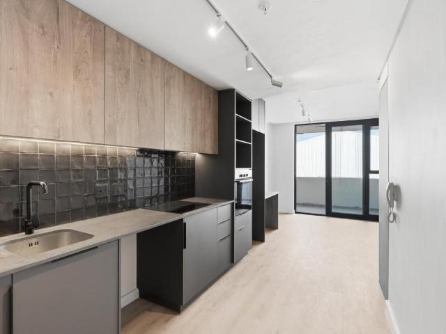 Apartment to rent in Paarden Eiland, Cape Town